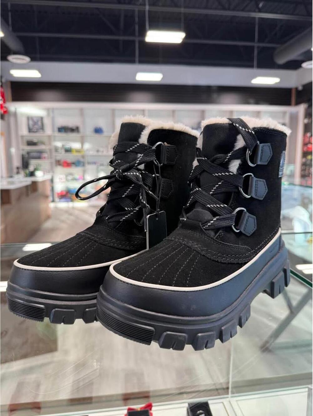 Sorel - Tivoli V Waterproof Winter Boots SZ: 8